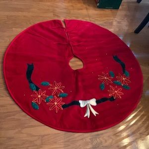 Red Velvet Poinsettia Tree Skirt Large